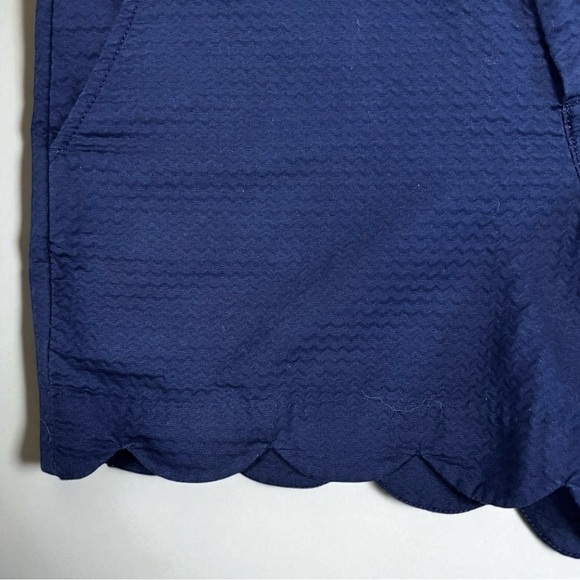 🌻Lilly Pulitzer Blue Textured Scalloped Hem Shorts Size 10 - Picture 3 of 8